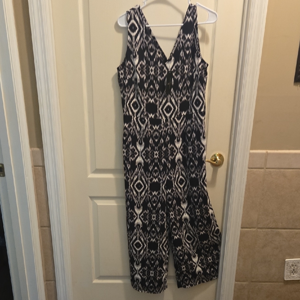 Worthington McFarland 2 Black White Print Jumpsuit Sleeveless Fitted Waist 8 NEW